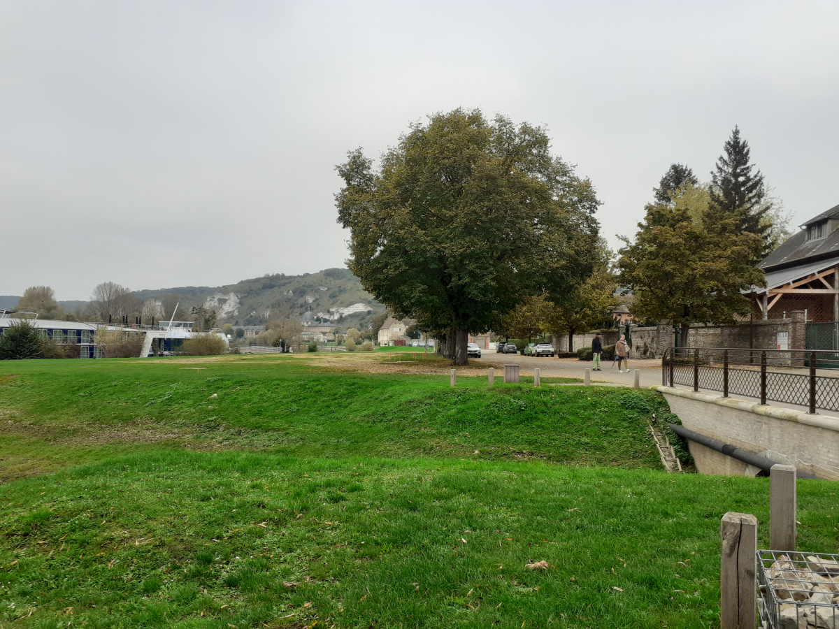Aux Andelys un projet d’aménagement goudronné des bords de Seine couteux et inutile