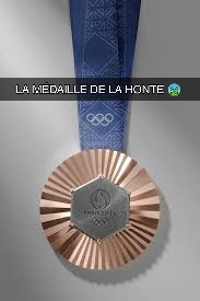 Pas de médaille au génocidaire / No medal for the genocidaire