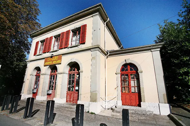 Pour un bar convivial et abordable sur la place de la gare